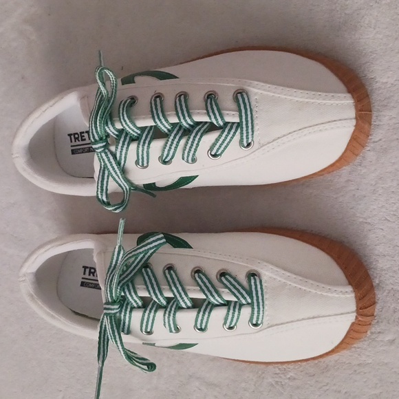 TRETORN NYLITE PLUS CANVAS GREEN AND WHITE SNEAKERS - Picture 2 of 6